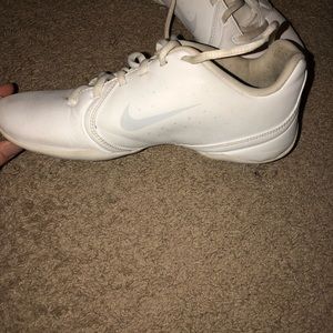 nike cheer shoe